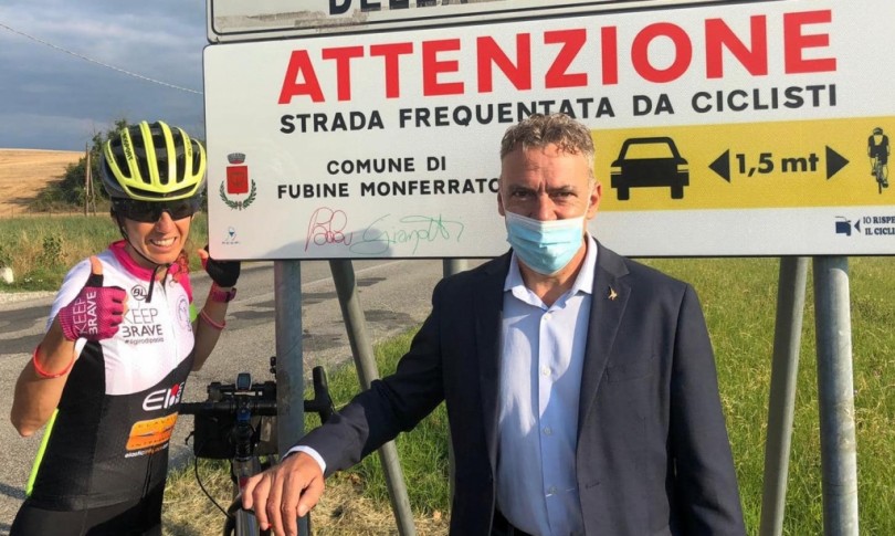 L'inaugurazione del cartello Salvaciclisti a Fubine